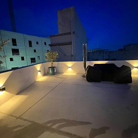 Dar Barbara Duplex 2 Double Bedrooms,2 Sofa Beds Large House With Terrace Roof Views Of Valletta Cospicua Esterno foto