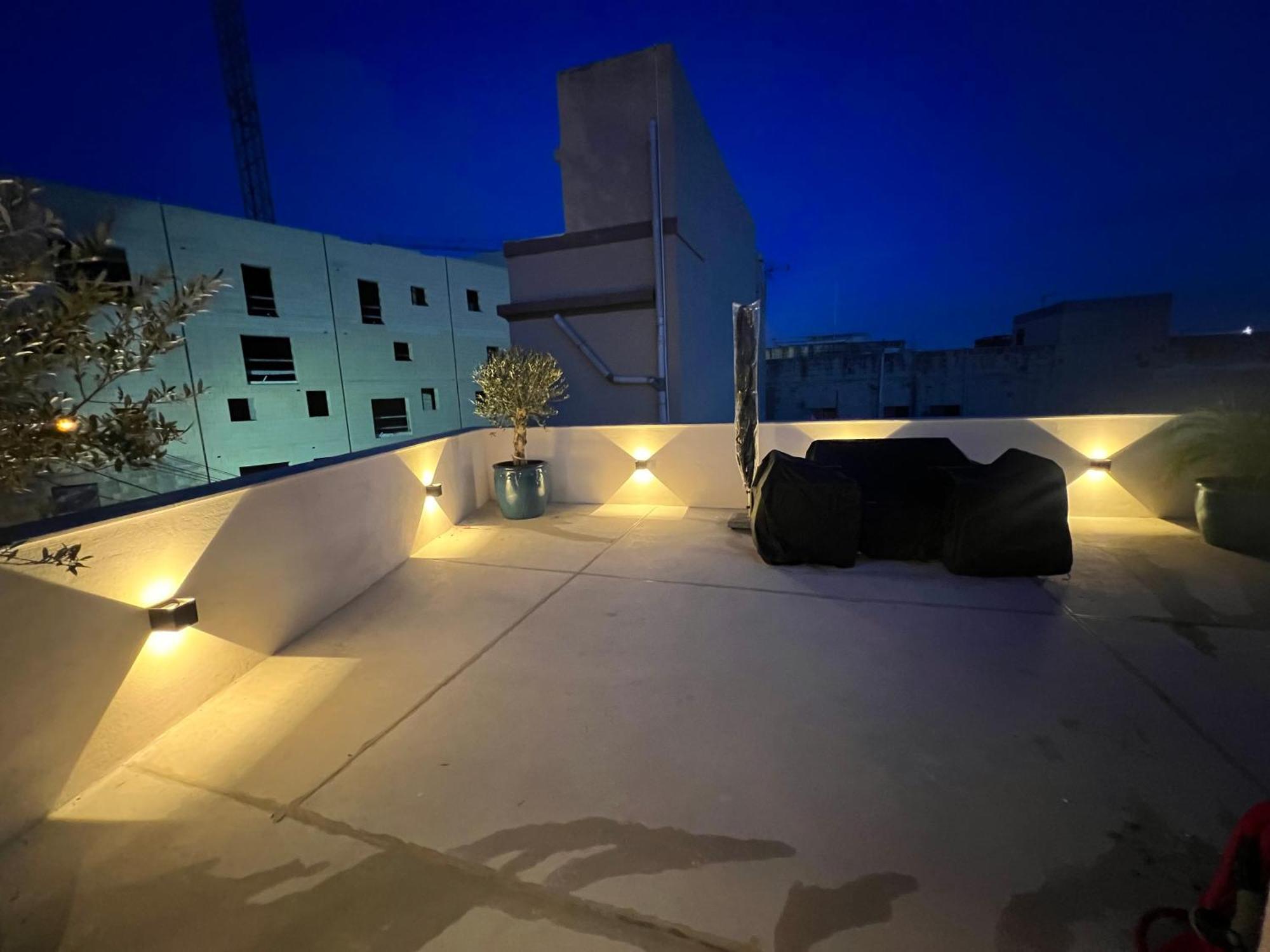 Dar Barbara Duplex 2 Double Bedrooms,2 Sofa Beds Large House With Terrace Roof Views Of Valletta Cospicua Esterno foto