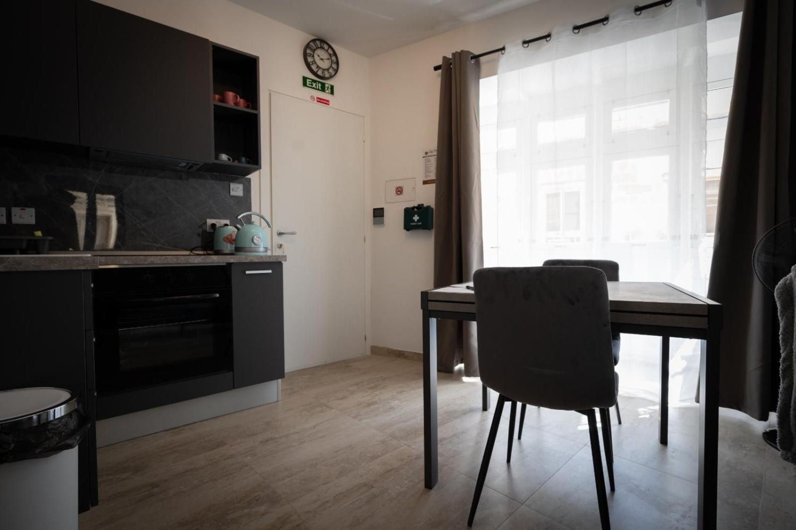 Dar Barbara Duplex 2 Double Bedrooms,2 Sofa Beds Large House With Terrace Roof Views Of Valletta Cospicua Esterno foto