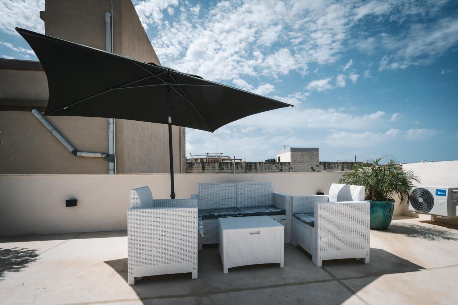 Dar Barbara Duplex 2 Double Bedrooms,2 Sofa Beds Large House With Terrace Roof Views Of Valletta Cospicua Esterno foto